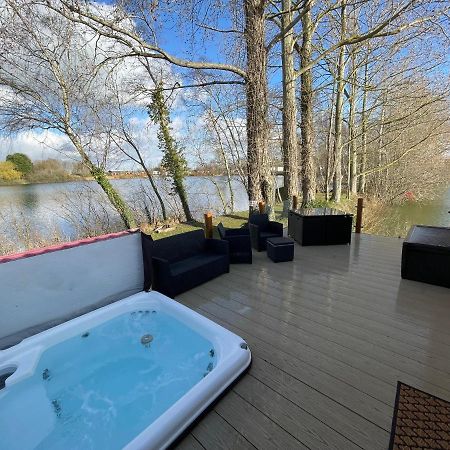 Rudd Lake Luxury Lakeside Lodge With Fishing & Hot Tub@Tattershall Exteriör bild