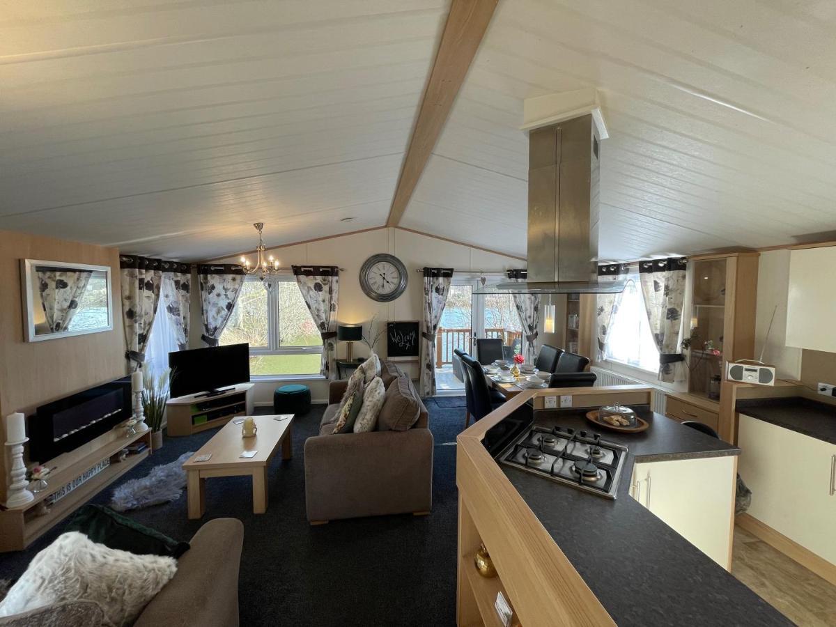 Rudd Lake Luxury Lakeside Lodge With Fishing & Hot Tub@Tattershall Exteriör bild