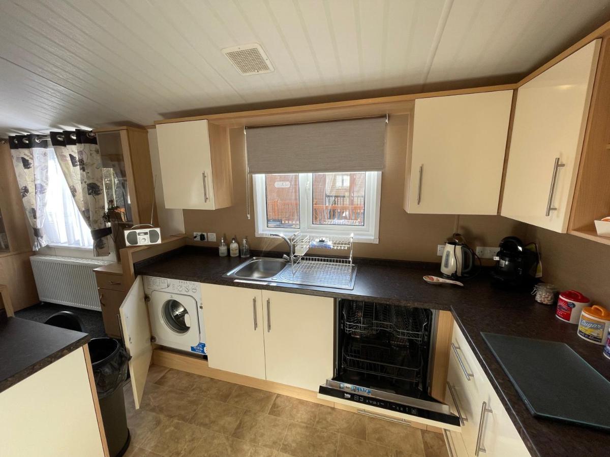 Rudd Lake Luxury Lakeside Lodge With Fishing & Hot Tub@Tattershall Exteriör bild